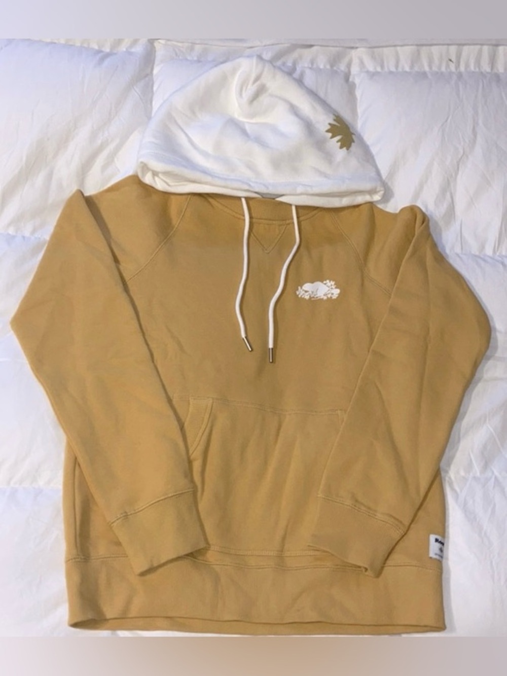 NWOT Roots hoodie
